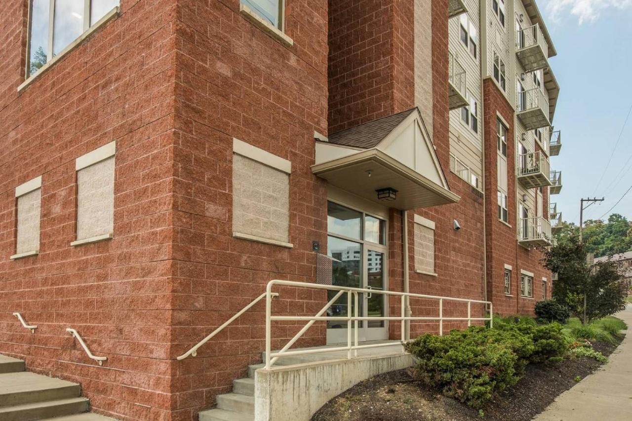 Frontdesk Portal Place Apts Oakland Pittsburgh Exterior foto